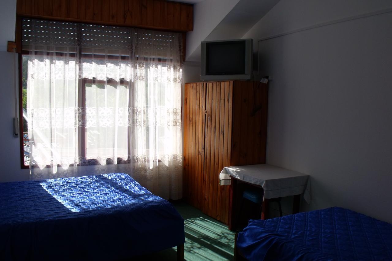 Hotel Luz De Luna El Bolson Luaran gambar